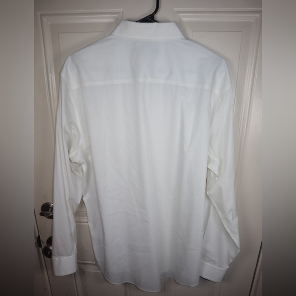 Alfani Men's Regular-Fit Temperature Regulating Solid Dress Shirt SIZE MEDIUM - Picture 3 of 3